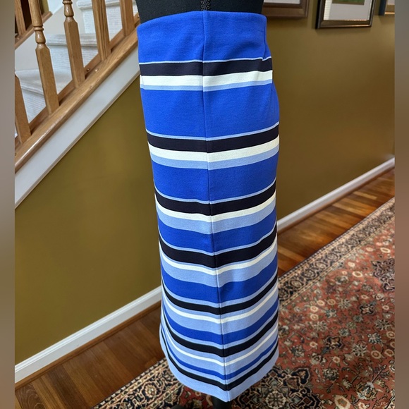 Ann Taylor NWOT Blue & Cream Stripes Knit Skirt - Picture 8 of 12